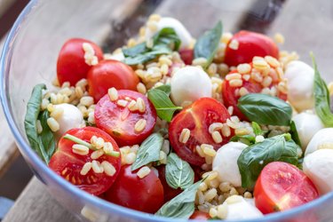 Salade Caprese au boulgour (à base de 5 ingrédients)