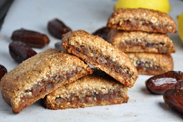 En-cas aux amandes et garniture aux dattes (sans gluten)