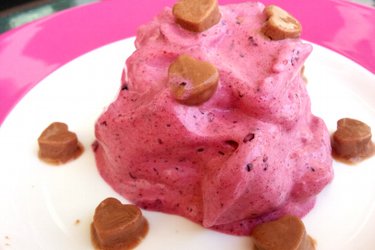 Mousse protéinée aux fruits et inserts au yaourt