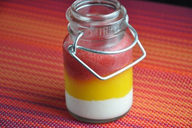 Panna cotta saine à la fraise et mangue