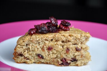 Gâteau sain aux canneberges et amandes (sans gluten)