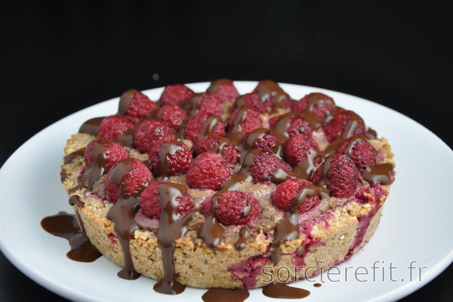 Gâteau aux framboises fourré à l’avocat et au cacao (sans gluten)