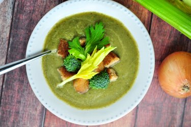 Soupe cèleri et brocoli facile