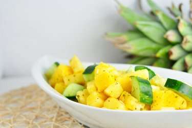 Salade rafraichissante ananas-concombre