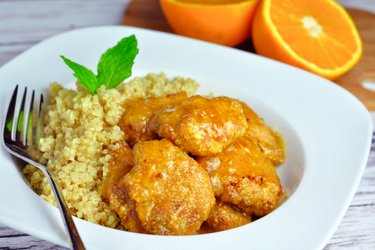 Blancs de poulet à l'orange et au quinoa