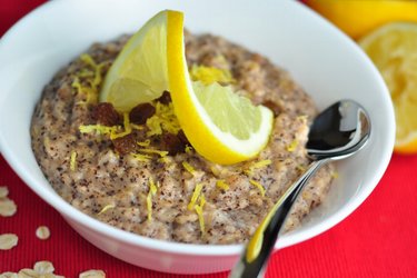 Porridge parfait aux graines de pavot et au citron